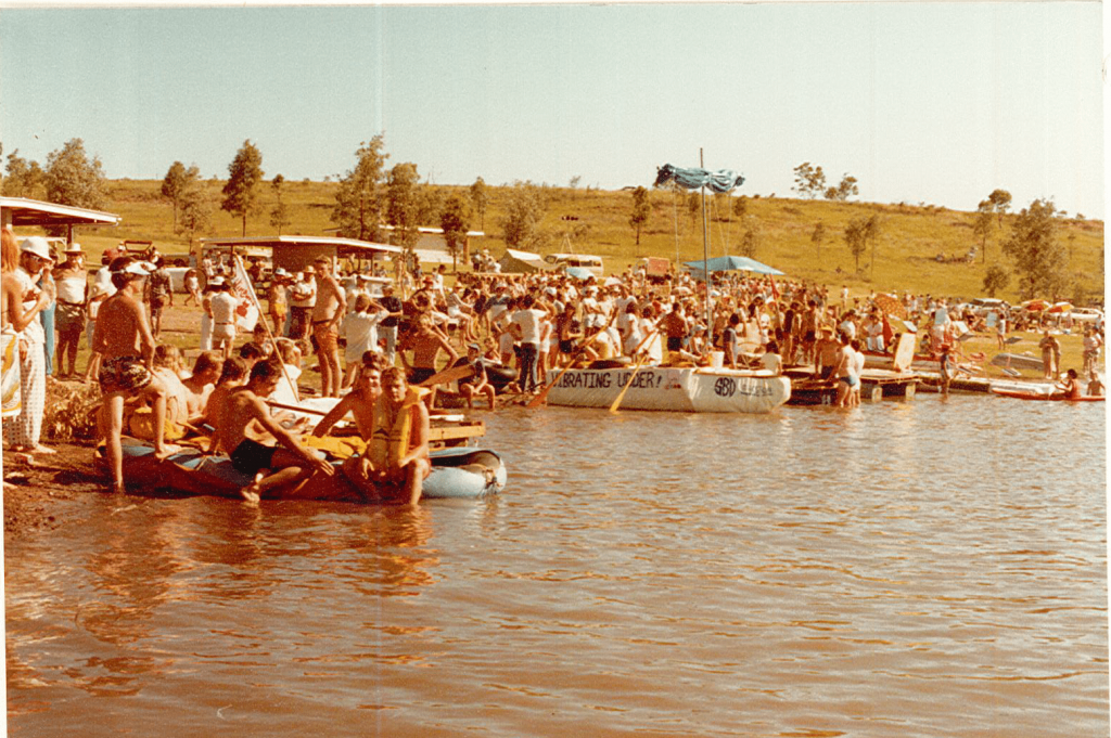 Boondoomba Dam bath tub derby, Dam Fun Day 1988